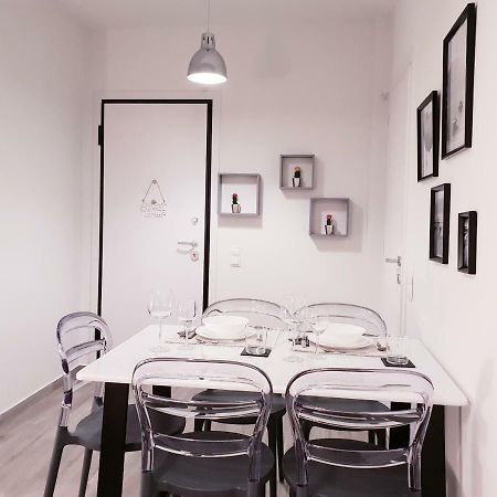 Beautiful Brand New Apartment Seaside Афіни Екстер'єр фото