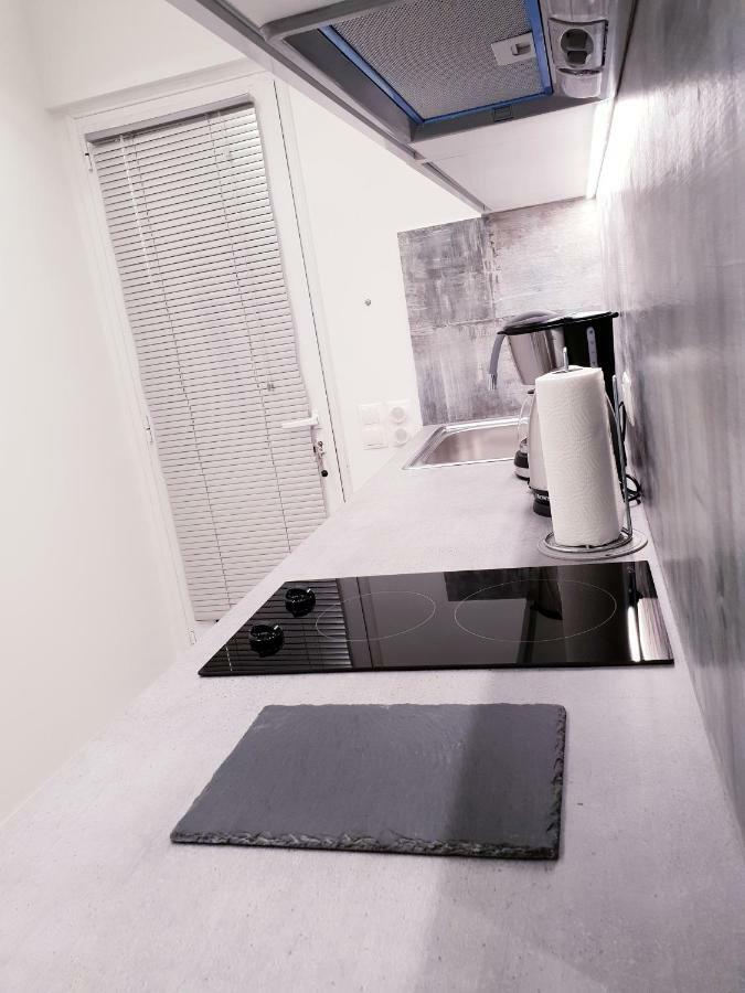 Beautiful Brand New Apartment Seaside Афіни Екстер'єр фото